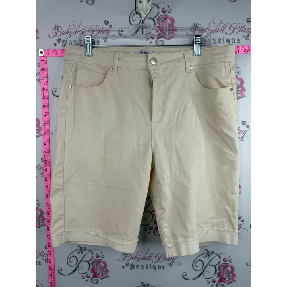 d. jeans shorts Flat-Front Casual Shorts Cream oversized vintage classic
